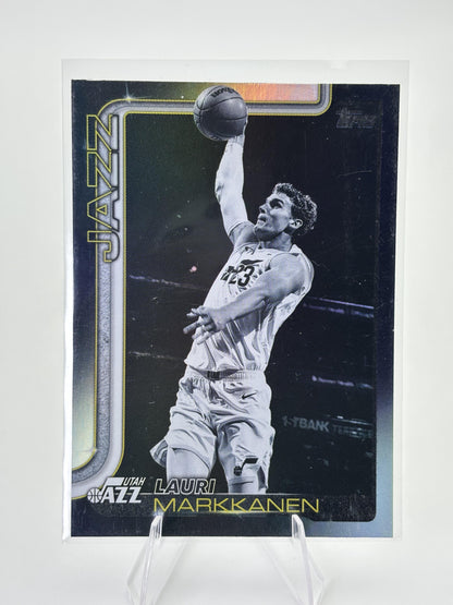 2025-26 Topps #129 Lauri Markkanen Blackout