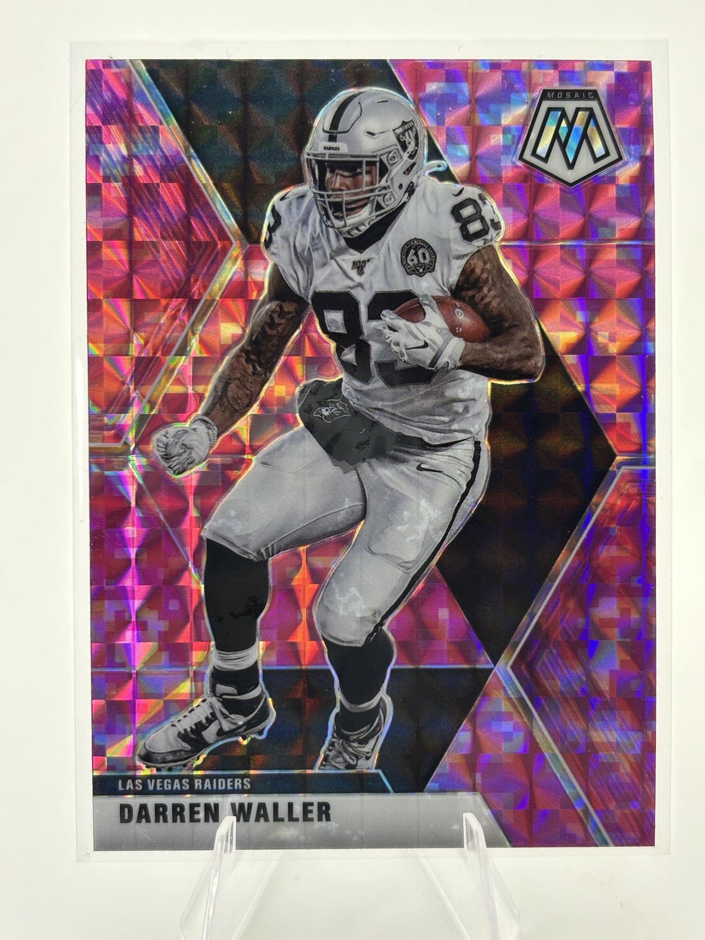 2020 Panini Mosaic #109 Darren Waller Prizm Camo Pink