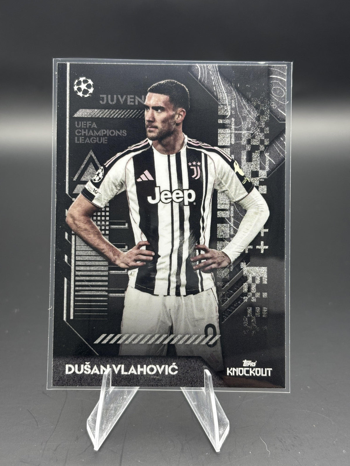 2025-26 Topps Knockout UEFA Club Competitions Dušan Vlahović